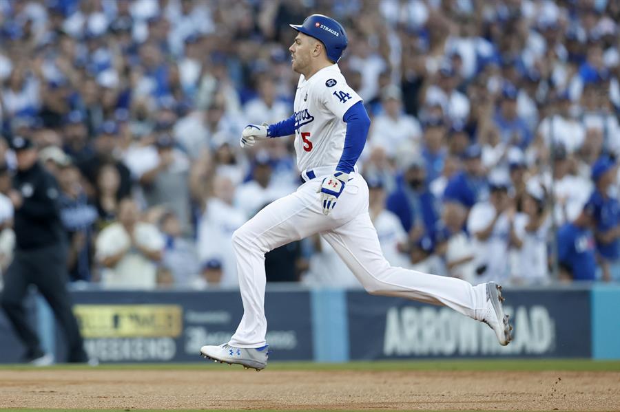 Freeman pega grand slam y los Dodgers dejan en el terreno a los Yanquis