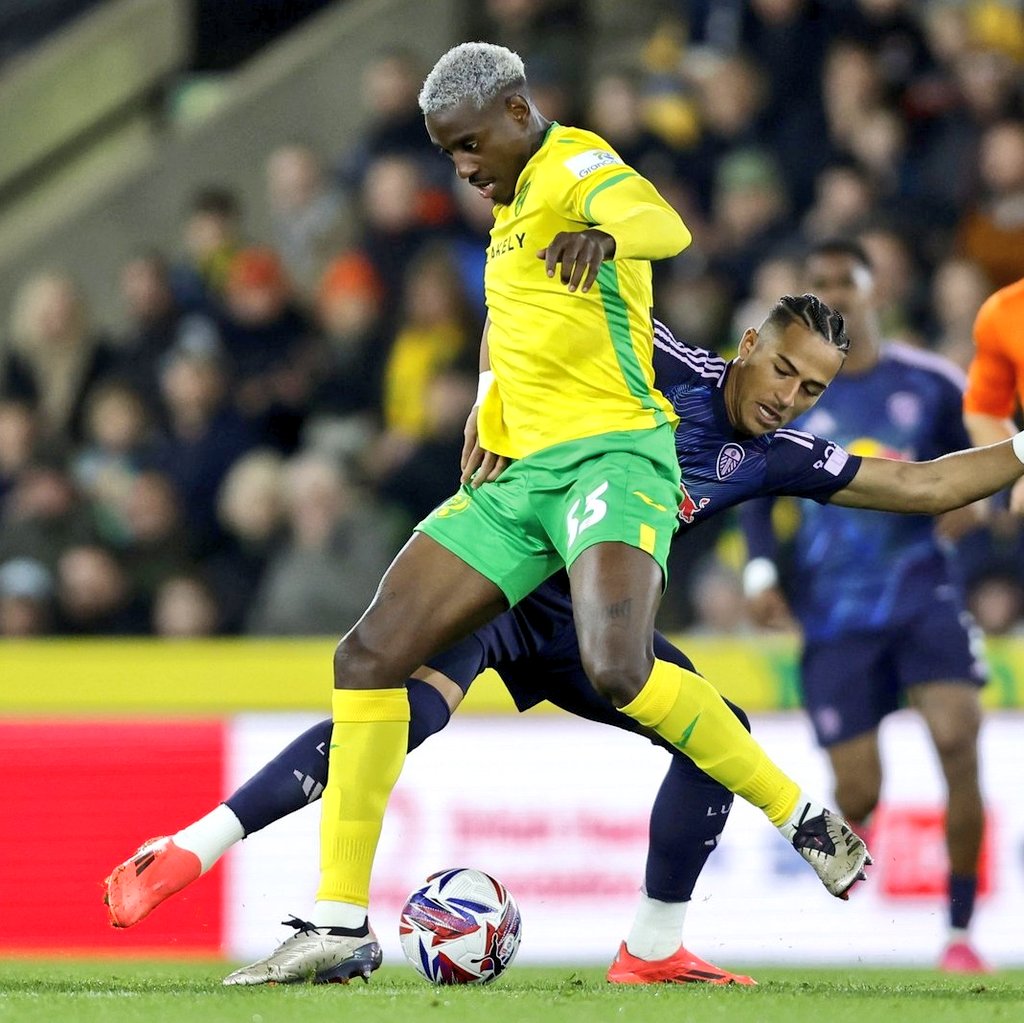 José Córdoba sale lesionado en partido de la Championship inglesa