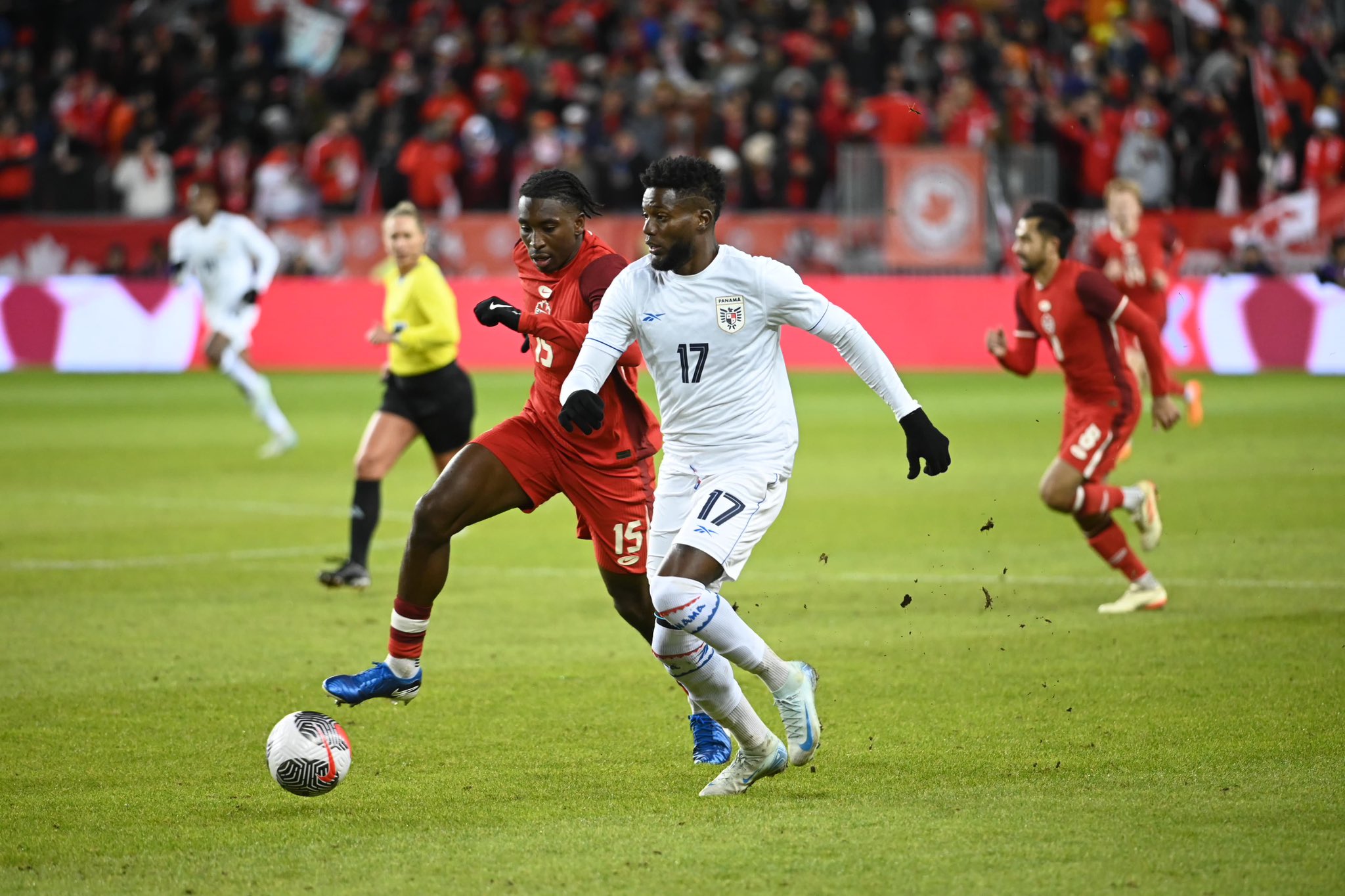 Panamá cae ante Canadá 2 -1