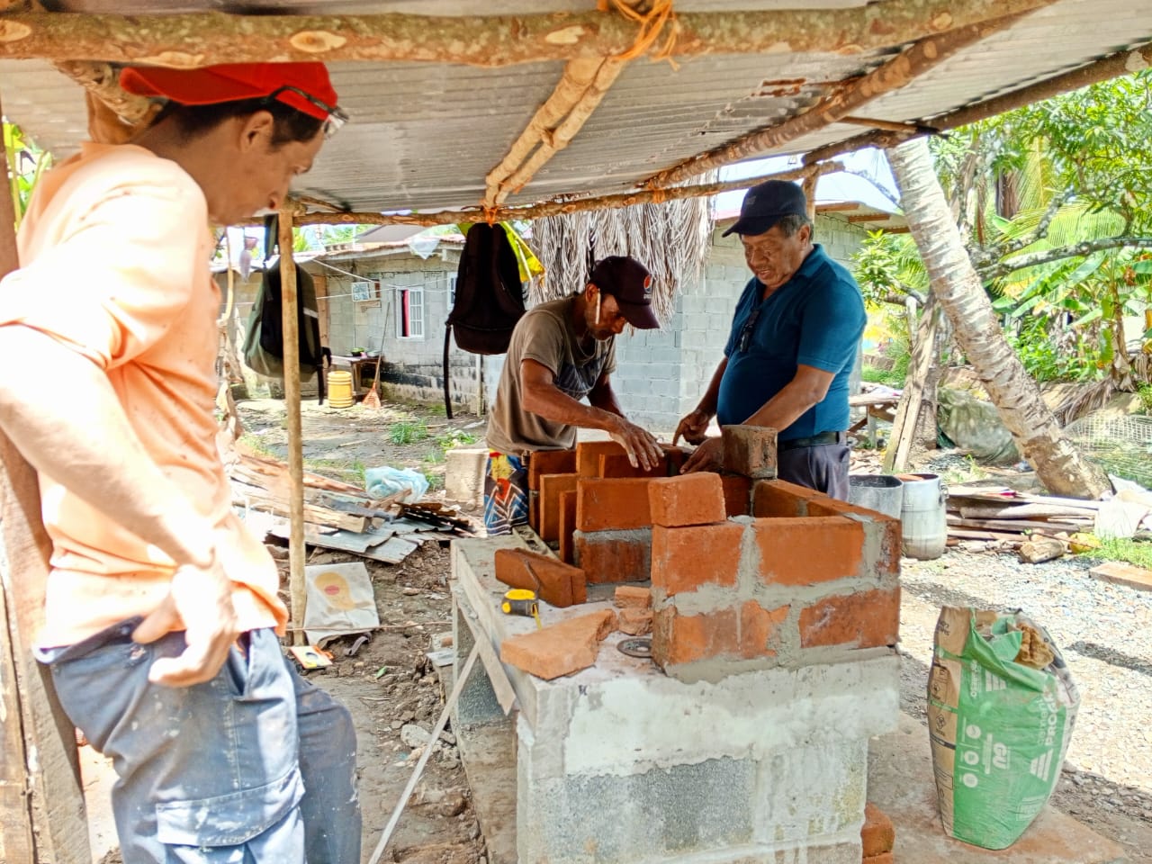 Impulsan construcción de estufas ecológicas en Chagres