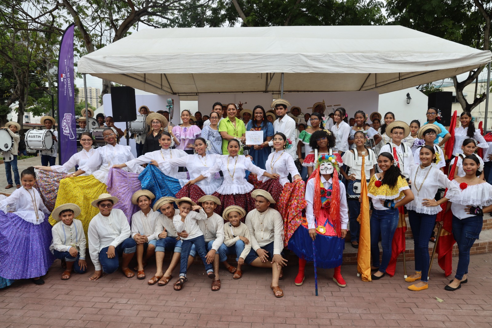 Mujeres rurales artesanas se toman el territorio nacional en su día