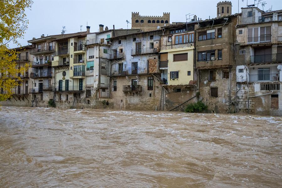 Sube a 155 cifra de víctimas mortales por inundaciones en España