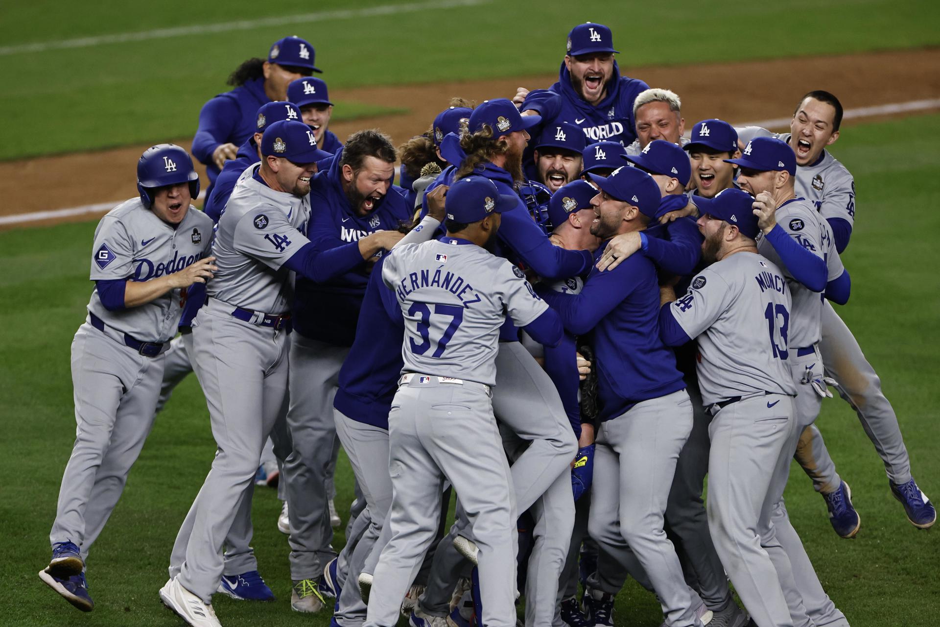 Dodgers campeones, superan a los Yankees en cinco juegos