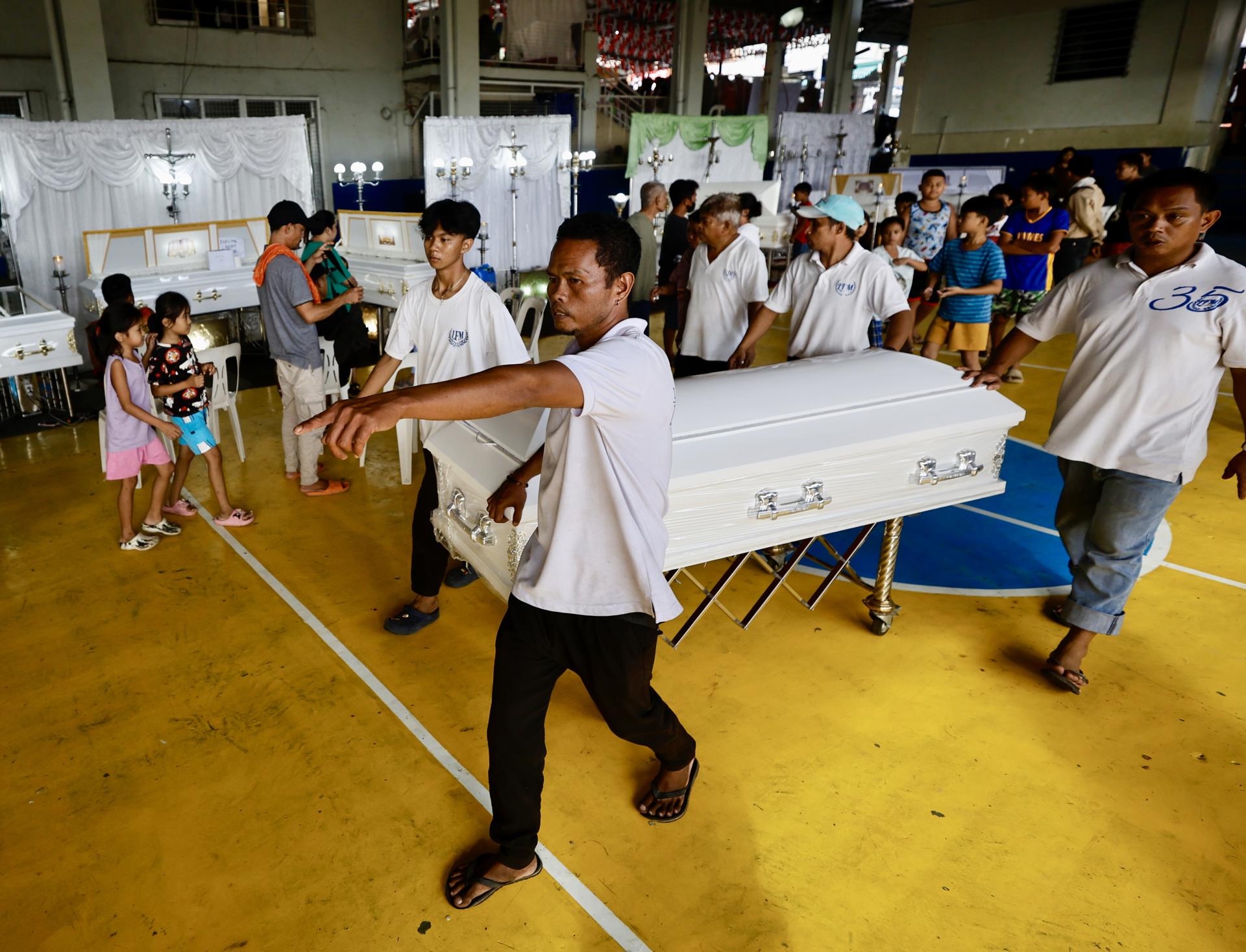 Tormenta tropical Trami deja al menos 81 muertos en Filipinas