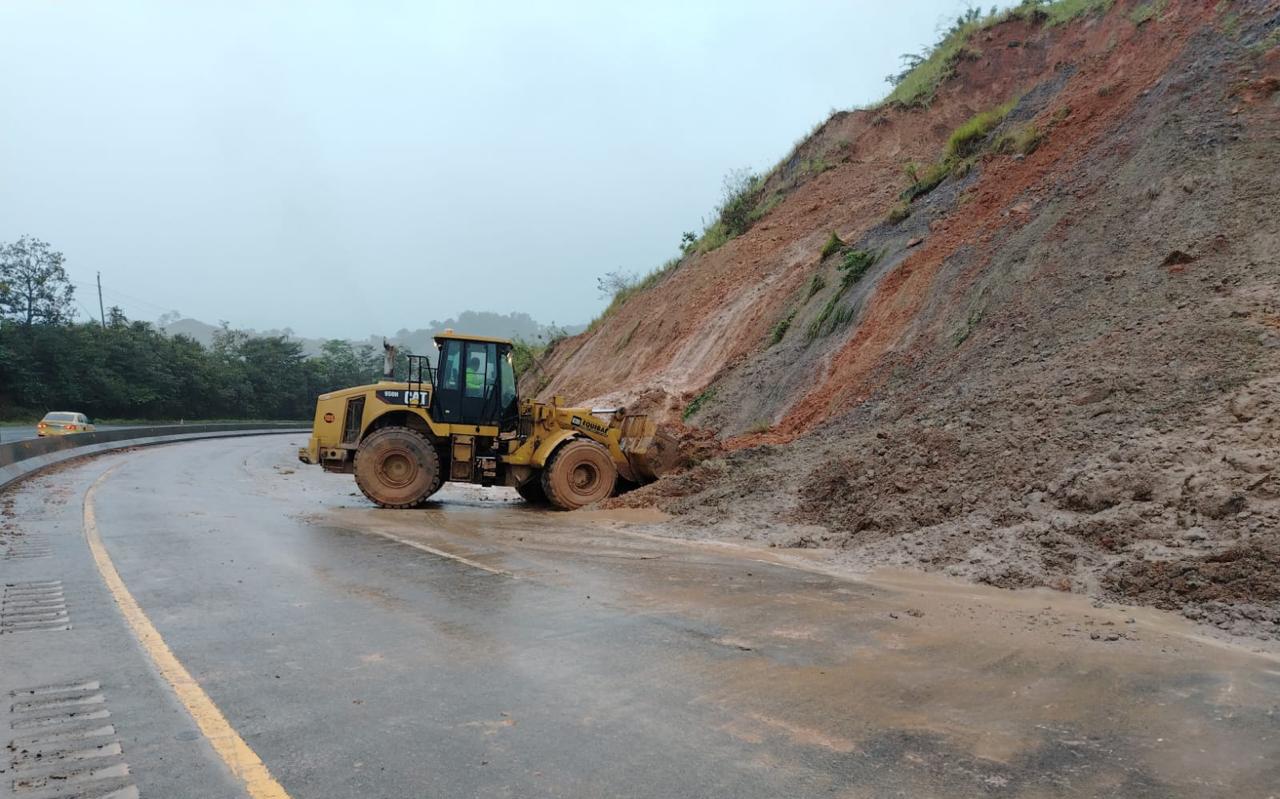 Reportan quinto deslizamiento de tierra en la Panamericana