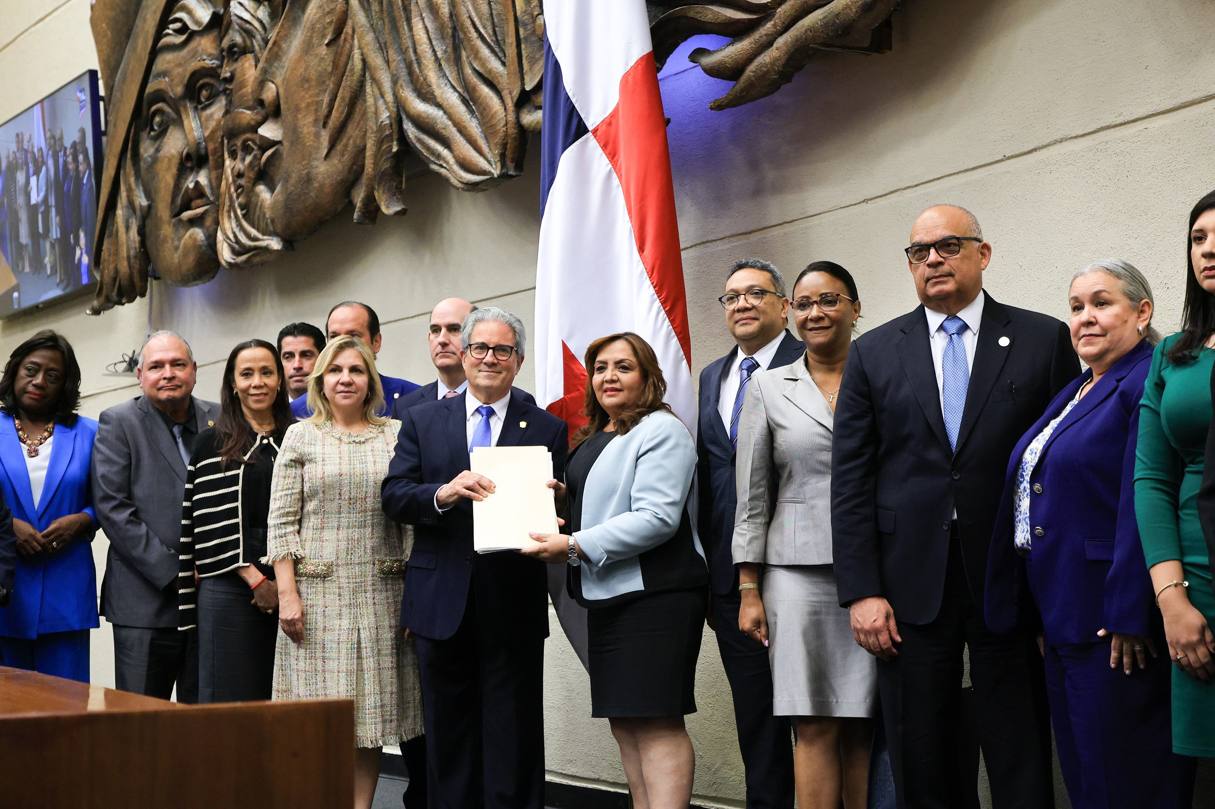 Ejecutivo propone aumentar tres años a la edad de jubilación