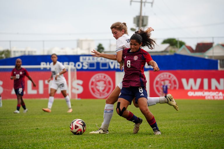 Panamá sigue en buena racha y vuelve a vencer 2-1 a Costa Rica