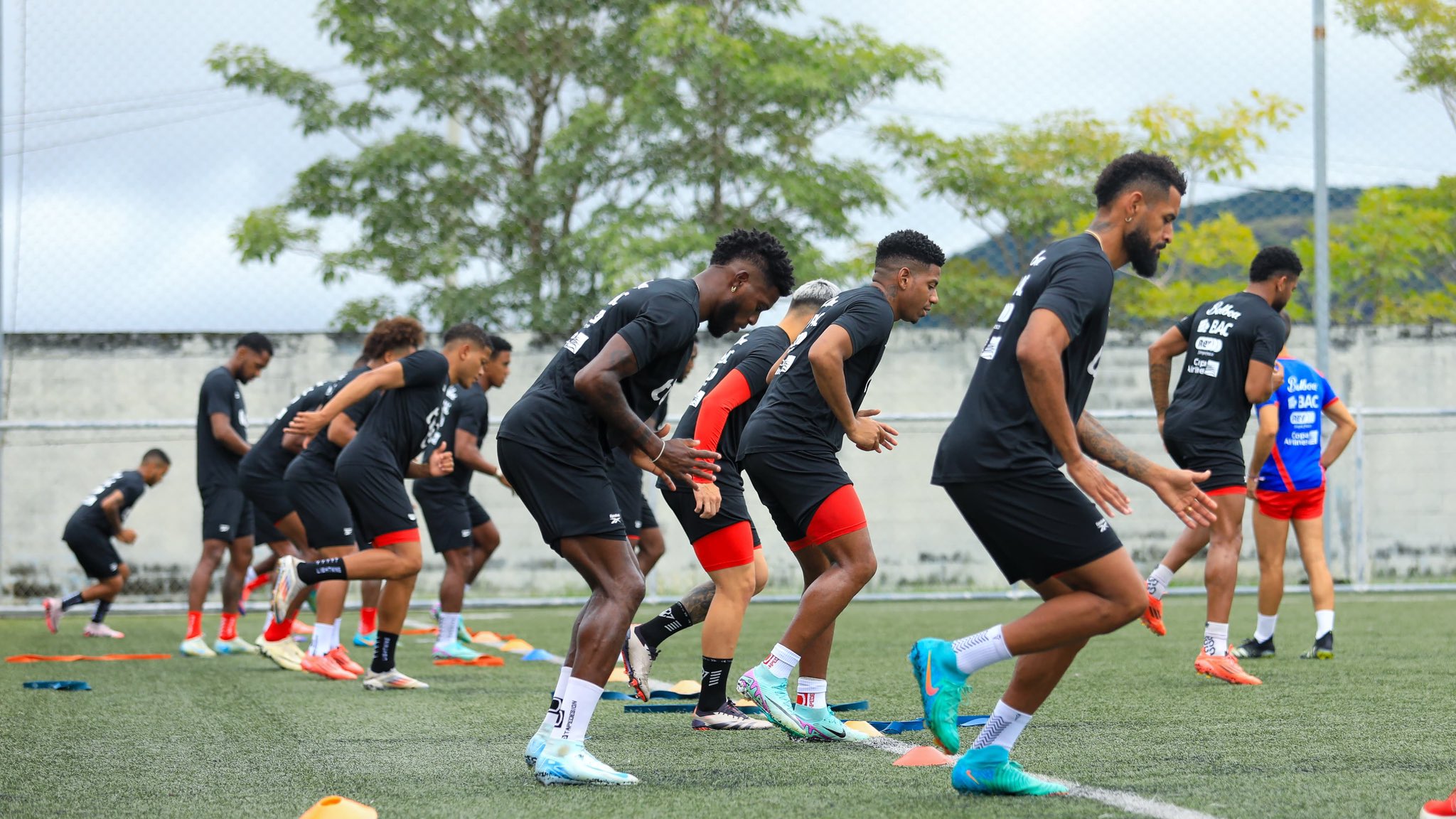 Selección de Panamá viaja en vuelo charter a Costa Rica