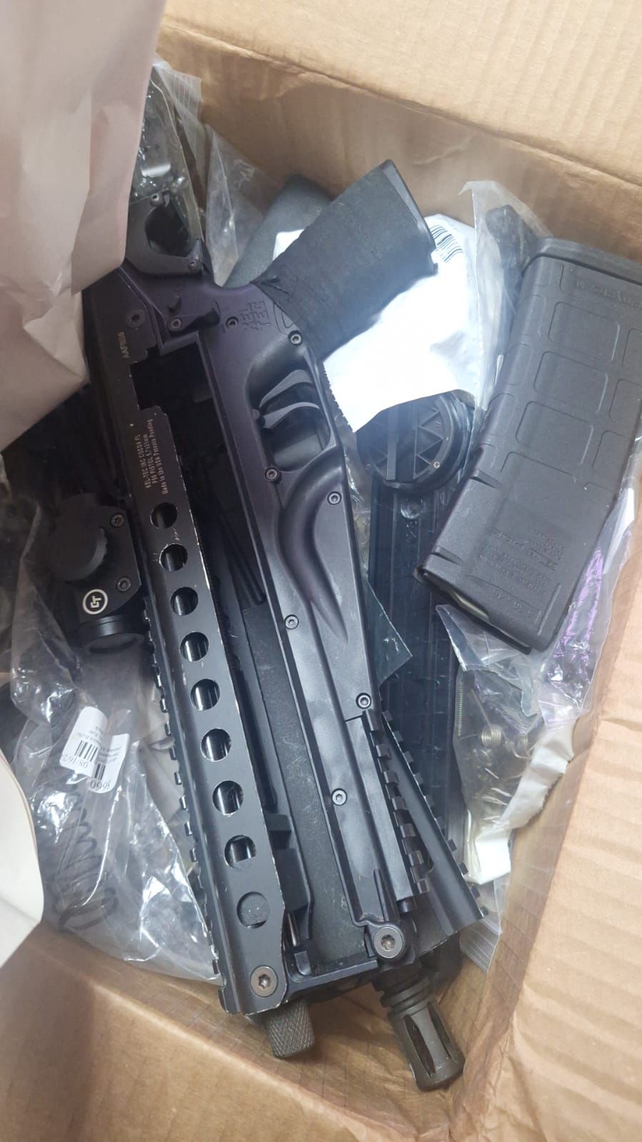 Aduanas detecta armas enviadas en piezas por paquetes vía Courier