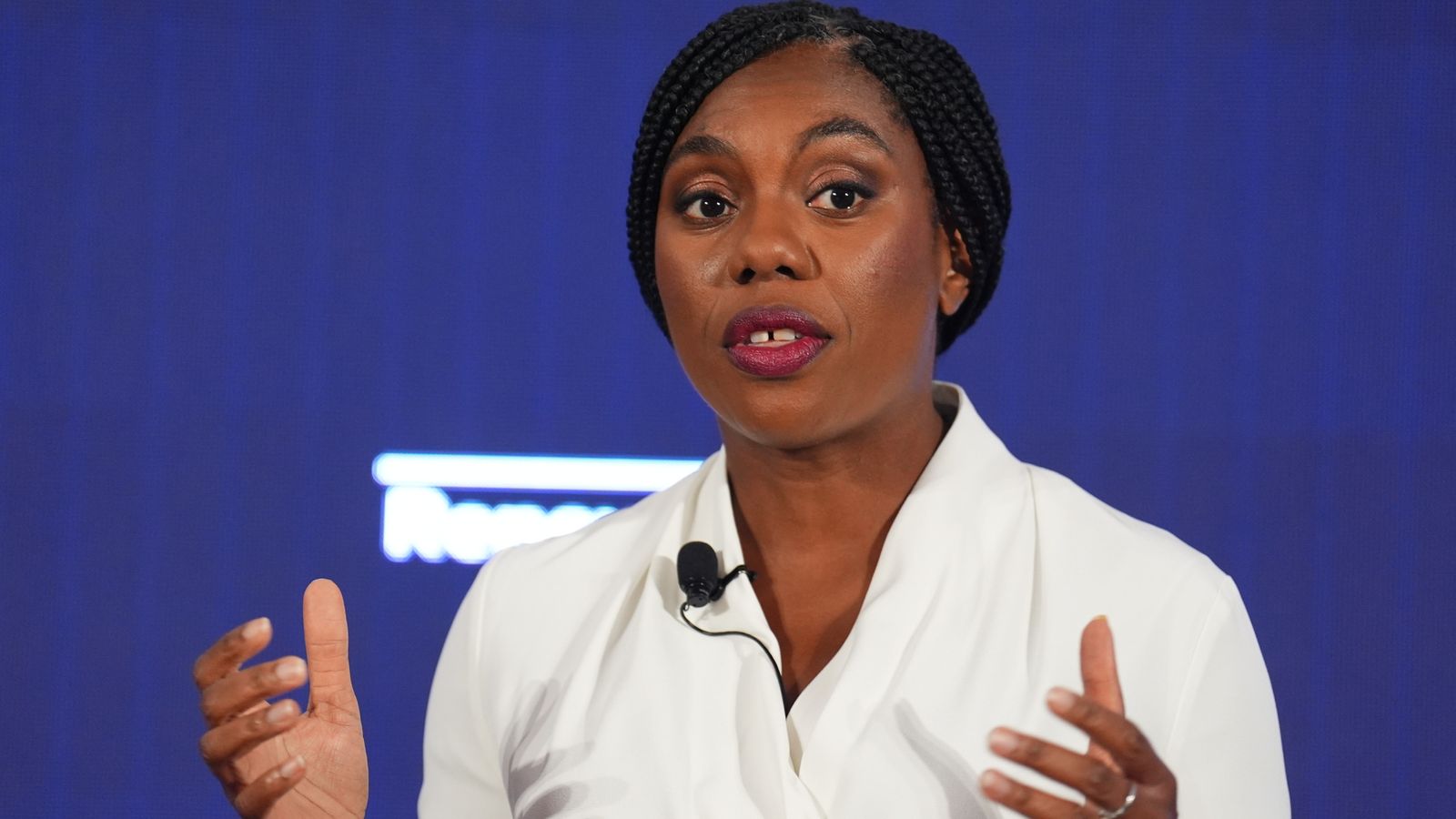 Kemi Badenoch la primera mujer negra en liderar el Partido Conservador británico