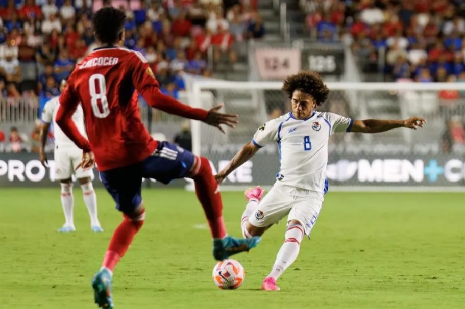 Ticos amontonan delanteros para jugar ante Panamá