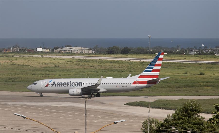 American Airlines reanuda vuelos en EEUU suspendidos por fallos técnicos