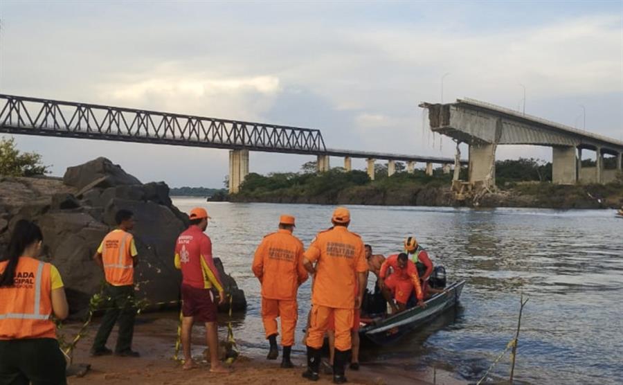 Aumenta a 10 cifra de muertos por colapso de puente en Brasil