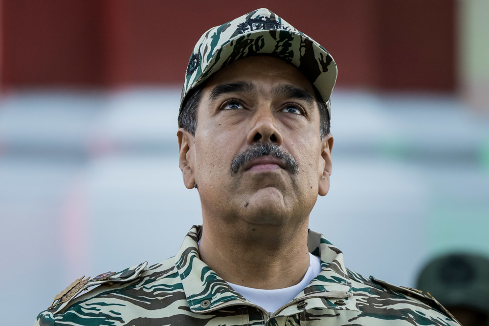 Maduro advierte a Trump que no aceptará a venezolanos deportados en represalia por Chevron