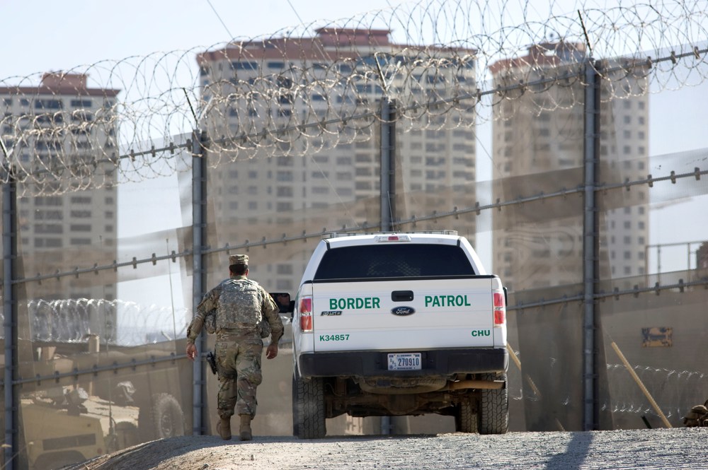 Trump ordena el despliegue de tropas en la frontera con México