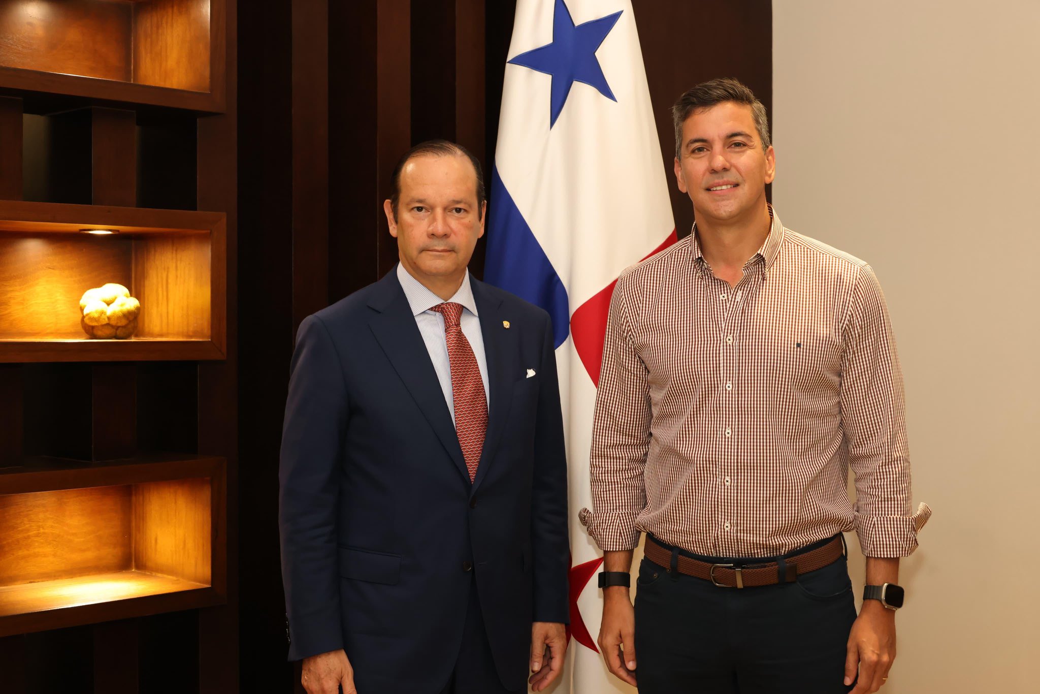 Presidente de Paraguay llega a Panamá en visita oficial