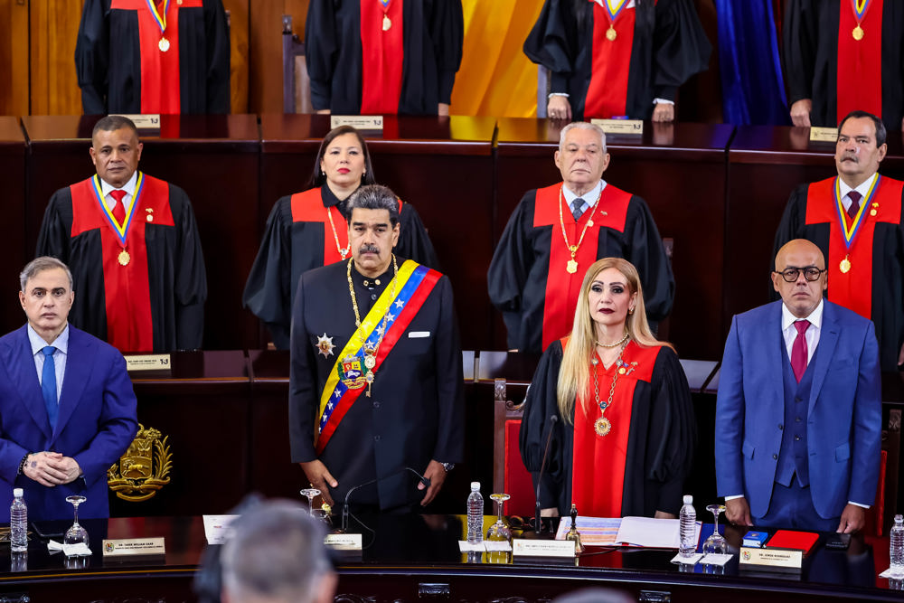 Parlamento de Venezuela juramenta al dictador Nicolás Maduro como presidente del país