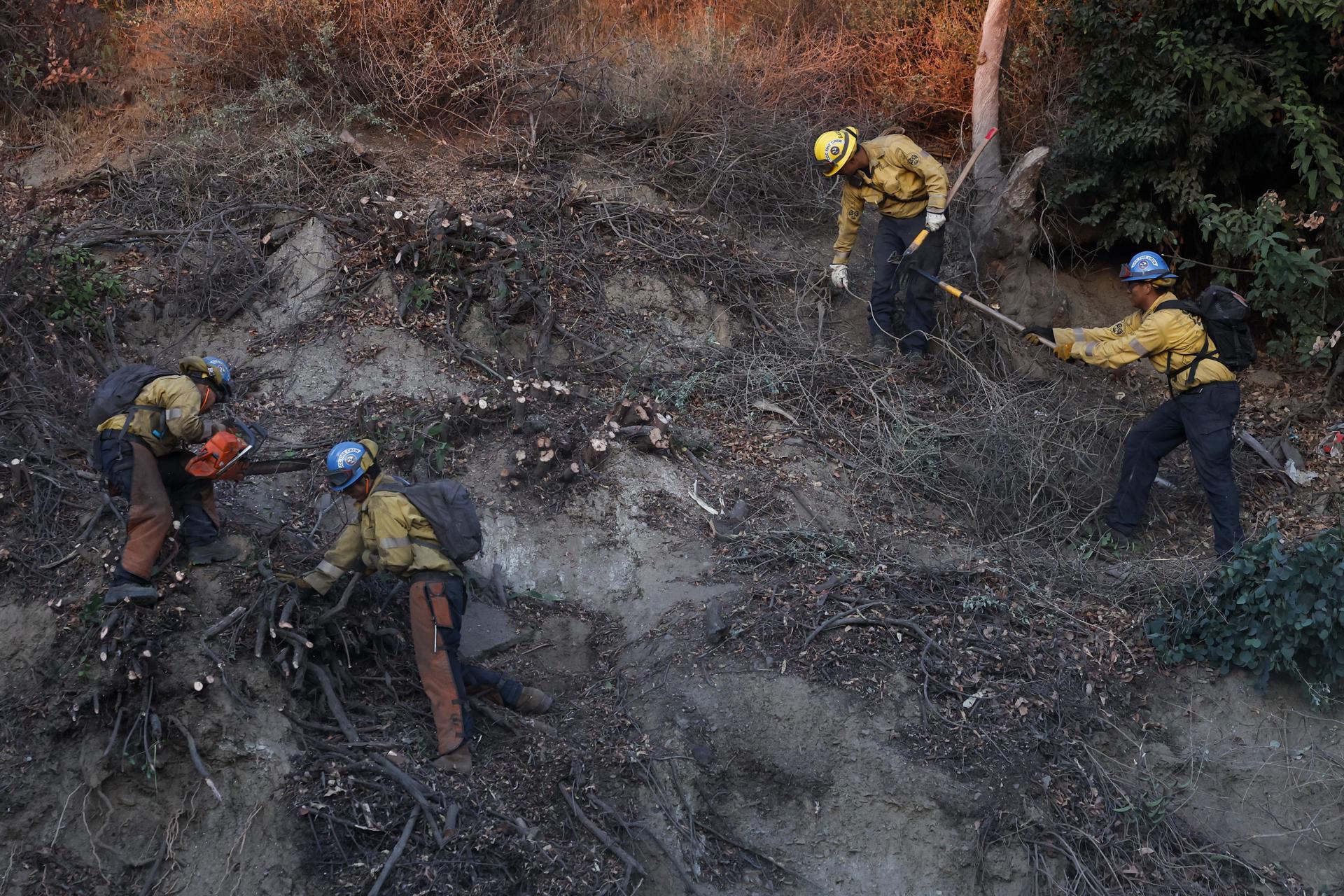 Nuevo problema al que se enfrenta Los Ángeles en su lucha contra los destructivos incendios