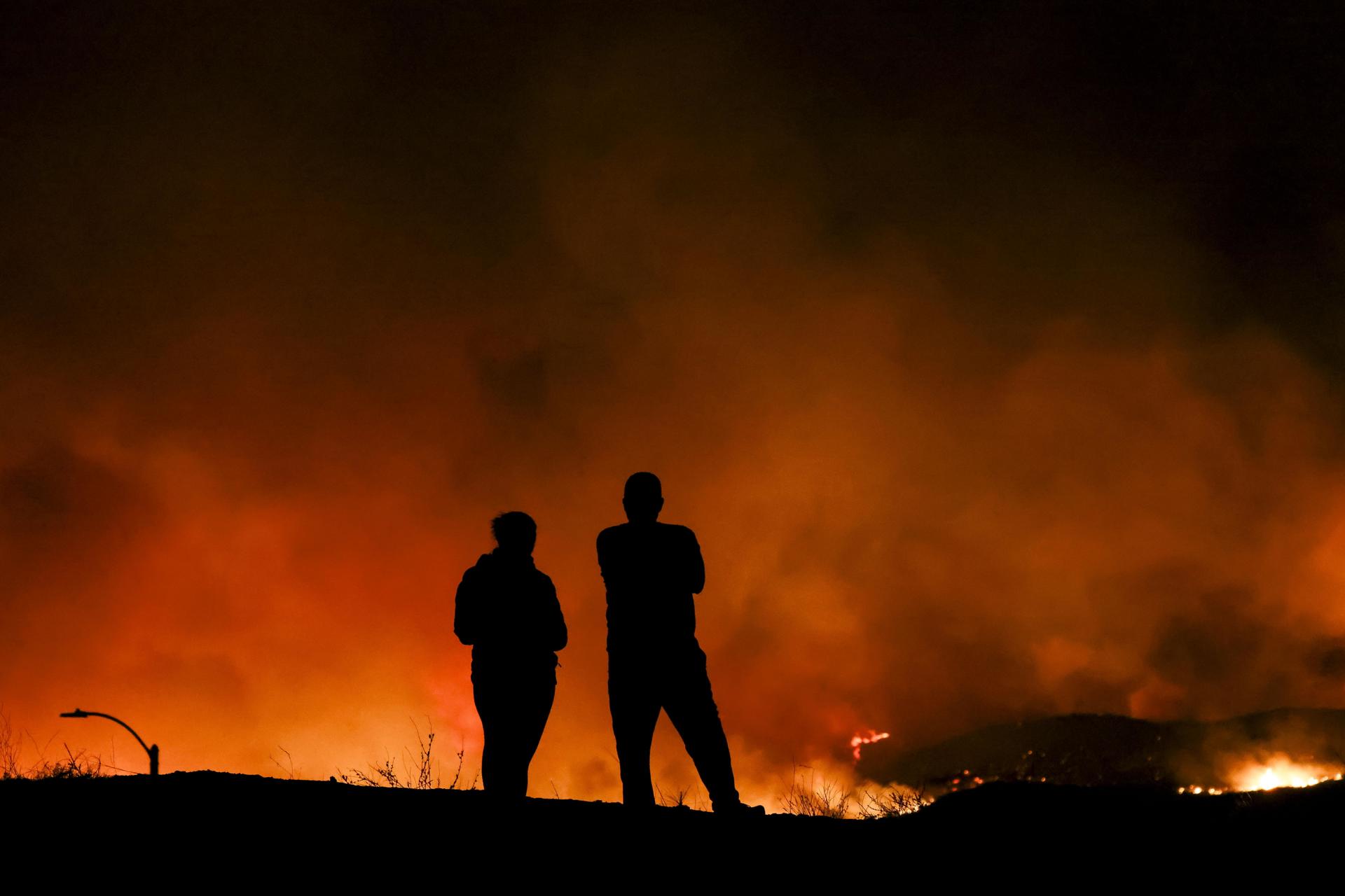 Nuevo incendio amenaza a Los Ángeles tras días de avances frente las llamas