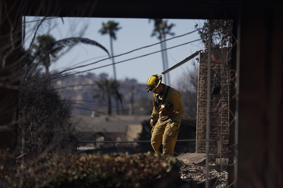 Los incendios en Los Ángeles dejan 24 muertos y más de 10,000 estructuras destruidas