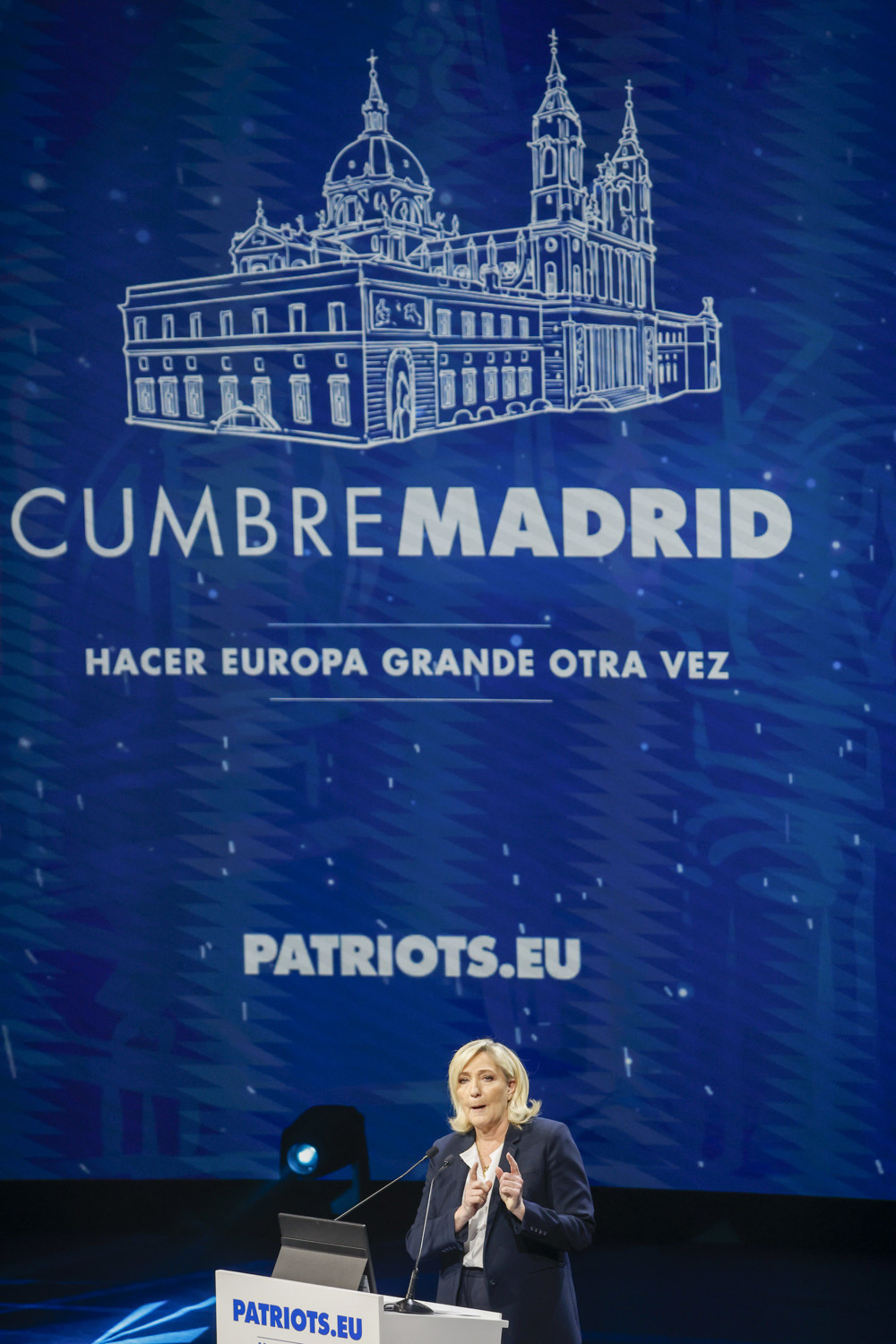 MADRID, 08/02/2025.- La líder de la Agrupación Nacional francesa, Marine Le Pen, pronuncia un