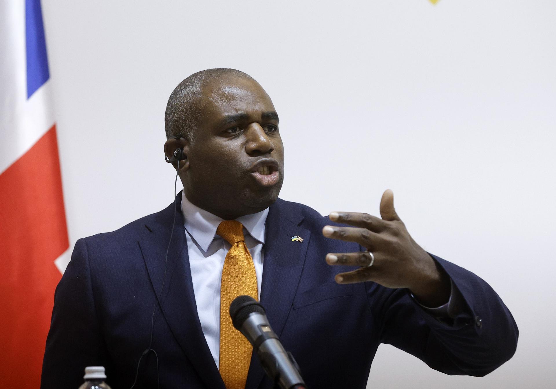 Lammy no ve a Rusia lista para sentarse a negociar la paz con Ucrania