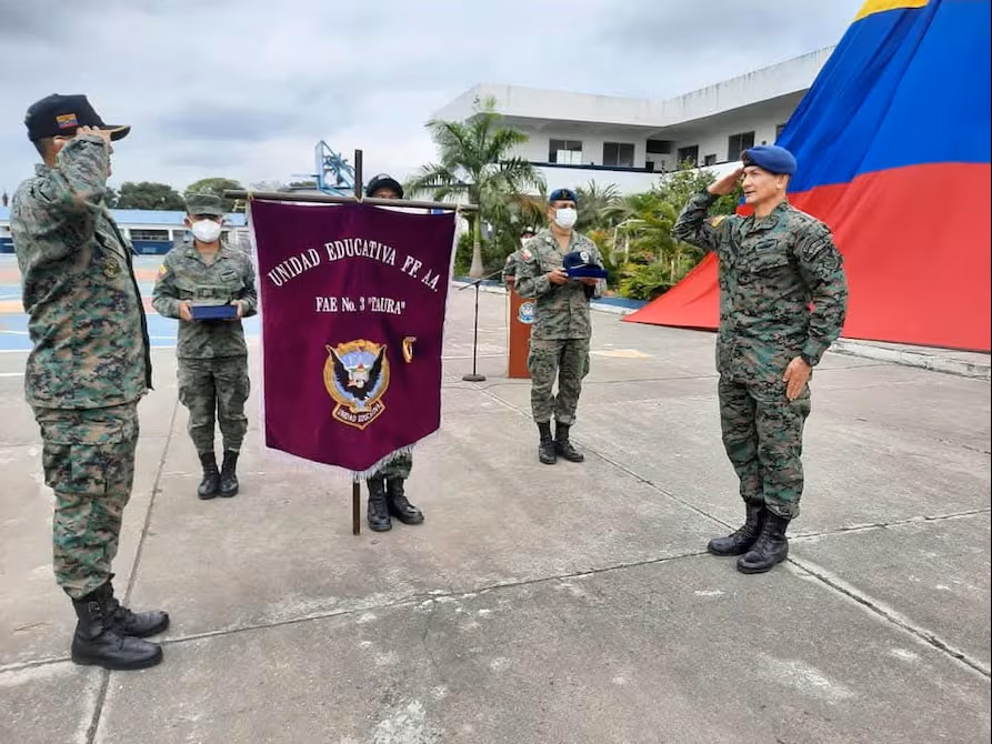 Asesinan a un teniente coronel de la Fuerza Aérea en el suroeste de Ecuador