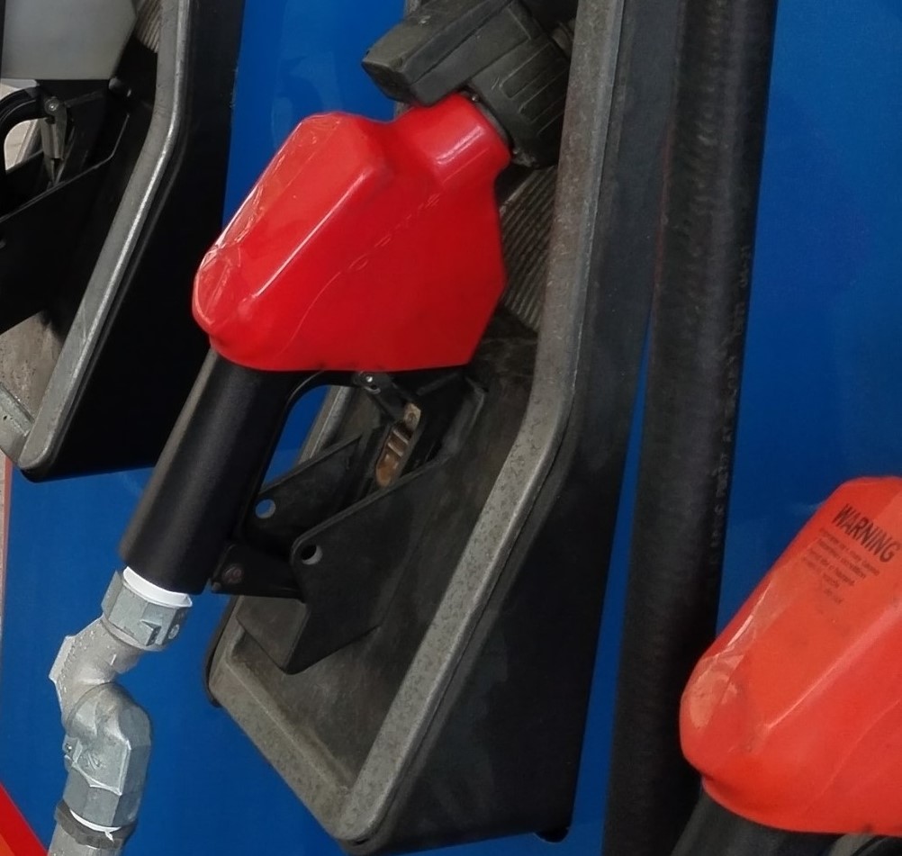 Precios del combustible bajan desde este viernes