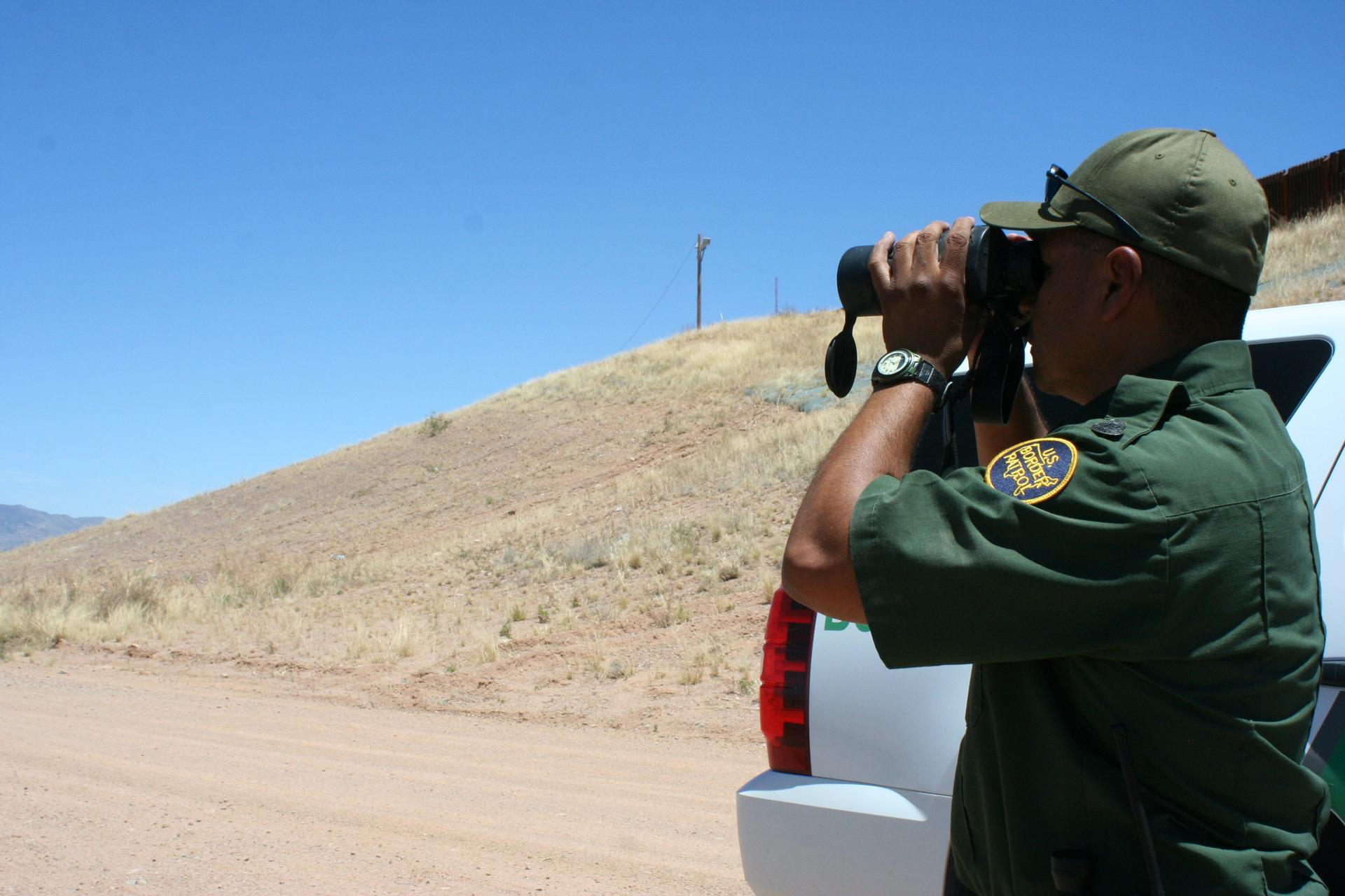 EE UU reporta baja de un 85% de los cruces migratorios fronterizos desde la llegada de Trump