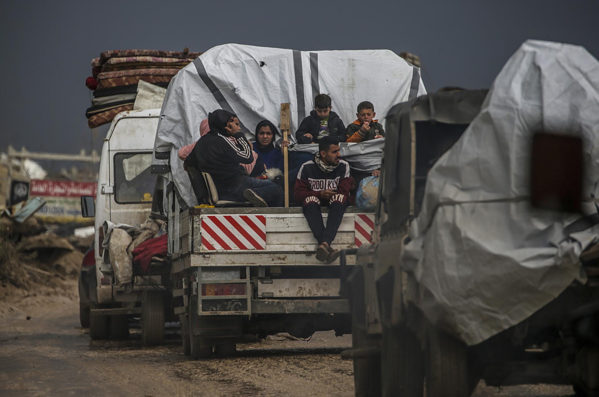 Hamás confirma compromiso con alto el fuego en Gaza y liberará a tres rehenes este sábado