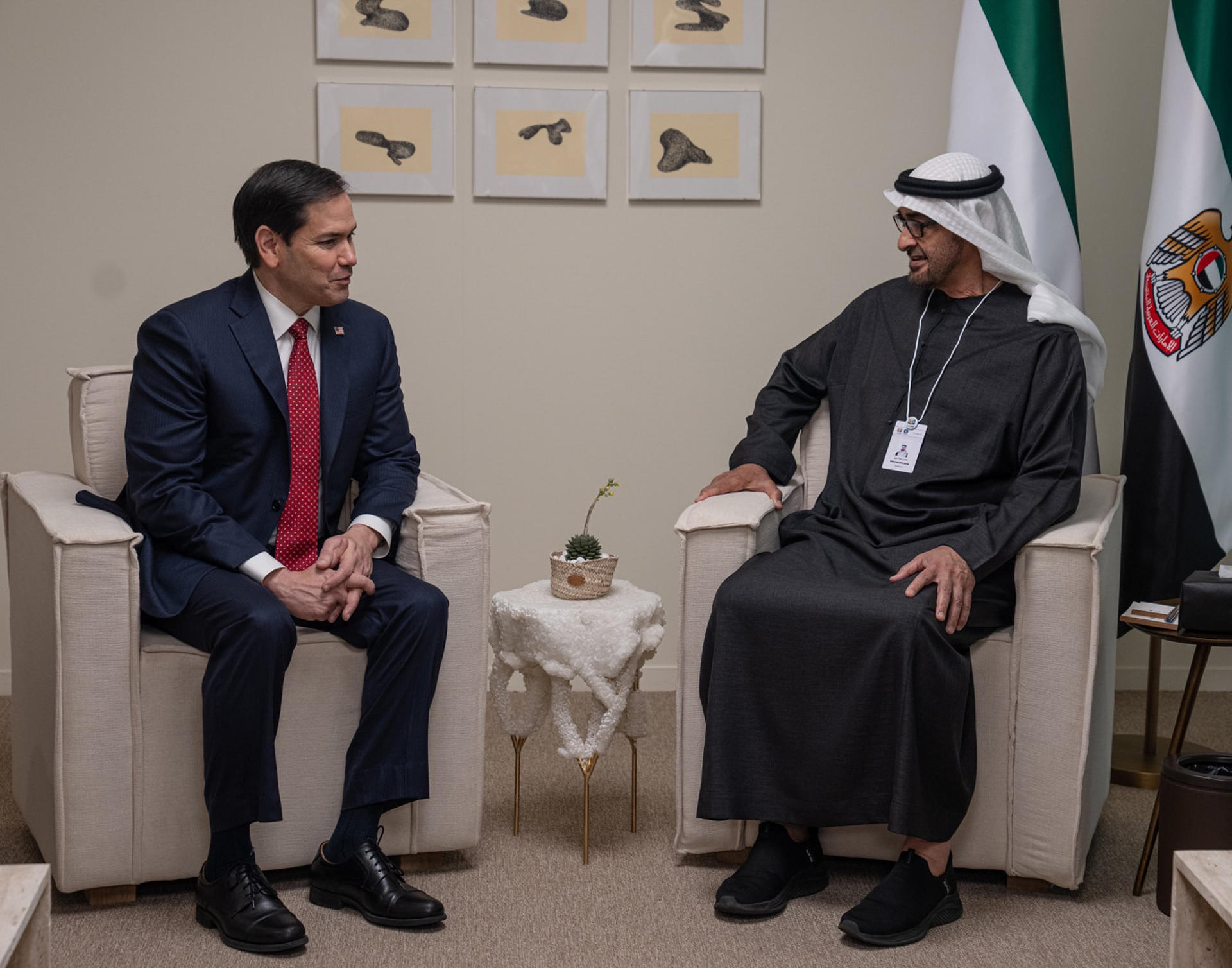 Emiratos Árabes traslada a Rubio su rechazo a "cualquier intento de desplazar a la población palestina de su tierra”