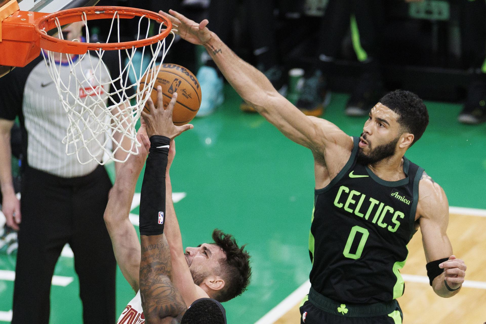 Compran los Boston Celtics por $6,100 millones, récord para un equipo en EE UU