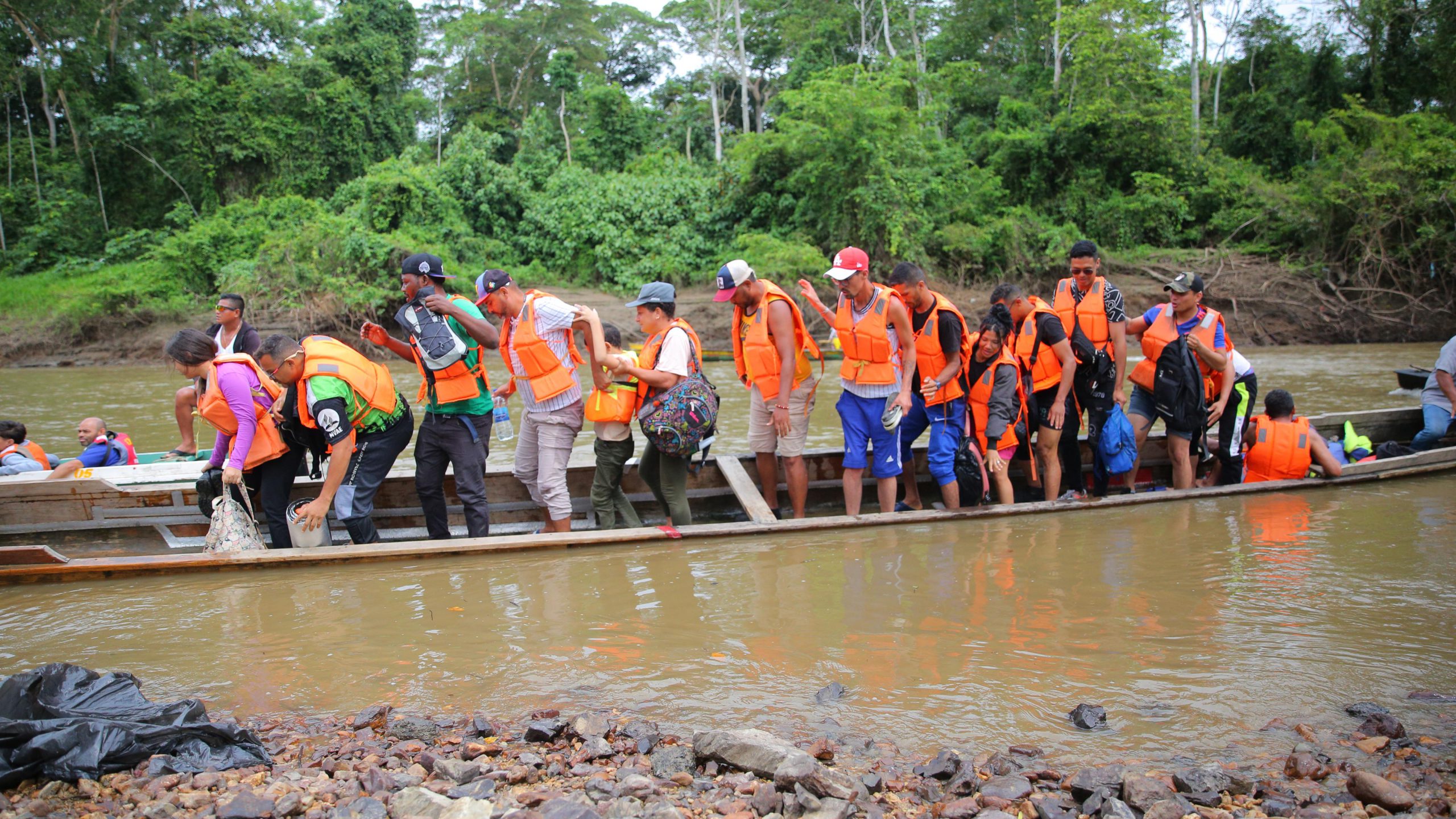 Panamá cerrará albergues de migrantes en Darién