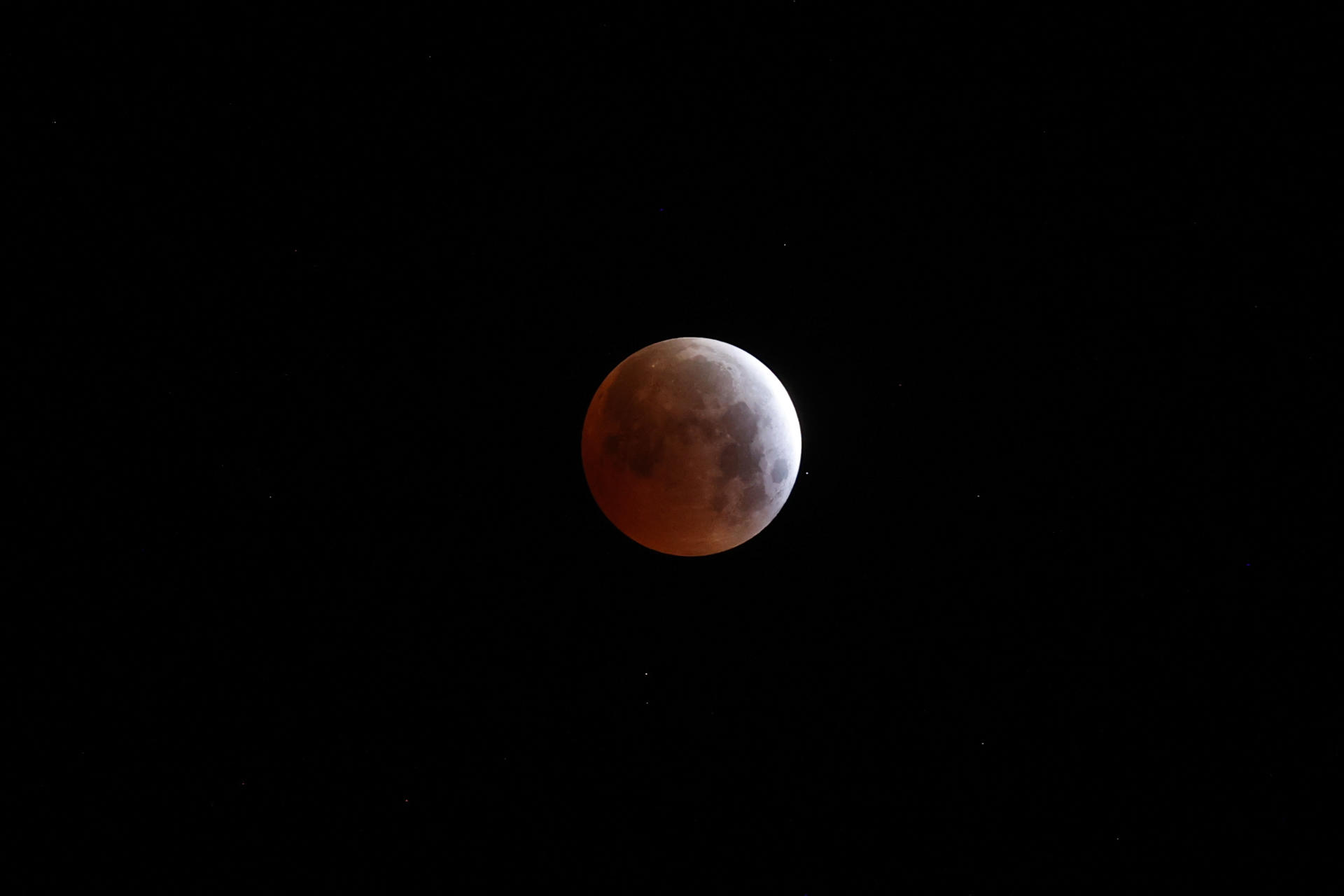 La Luna de sangre iluminó el cielo y fue visible en toda América Latina