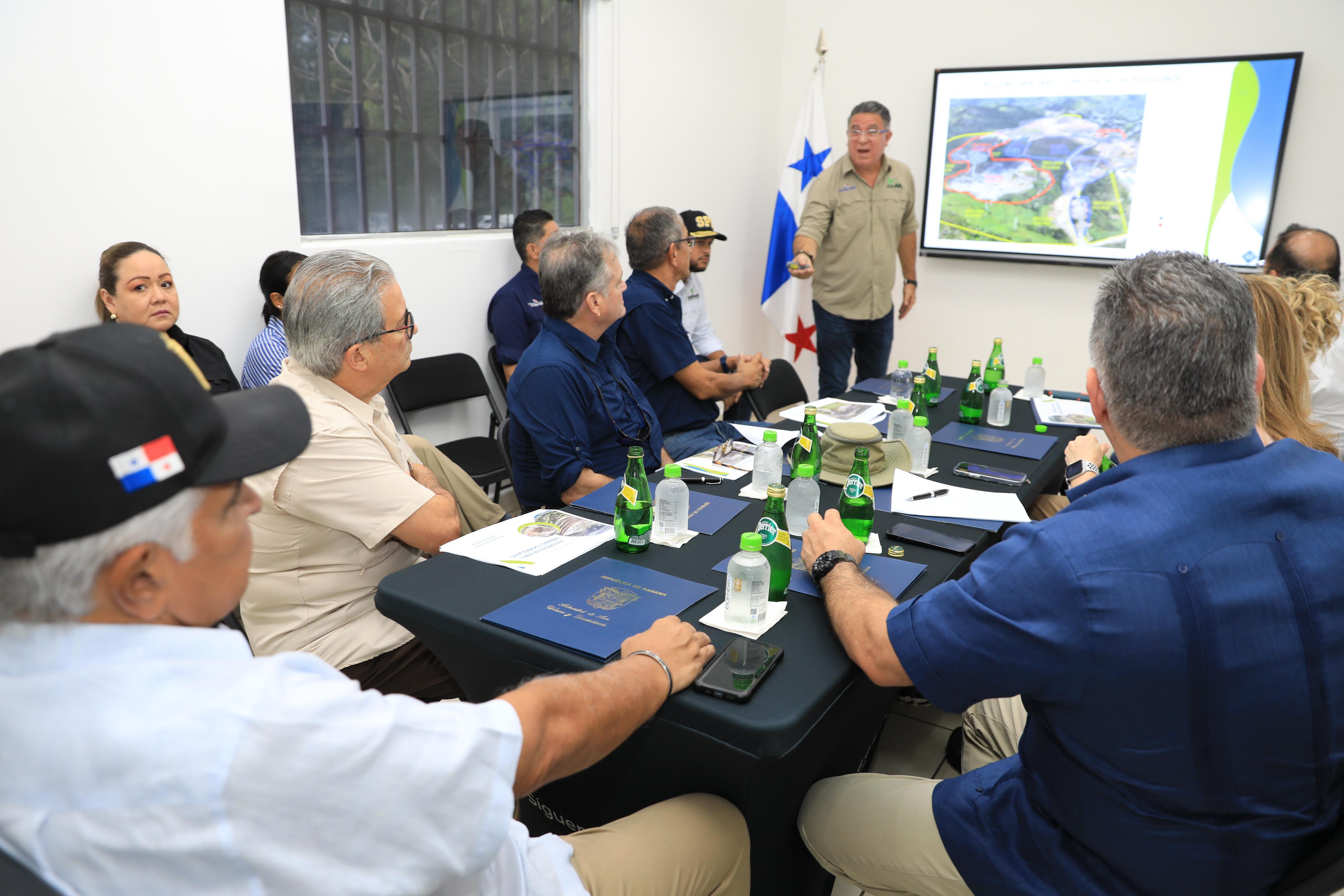 Mulino gira instrucciones para agilizar recolección y disposición de desechos en la capital