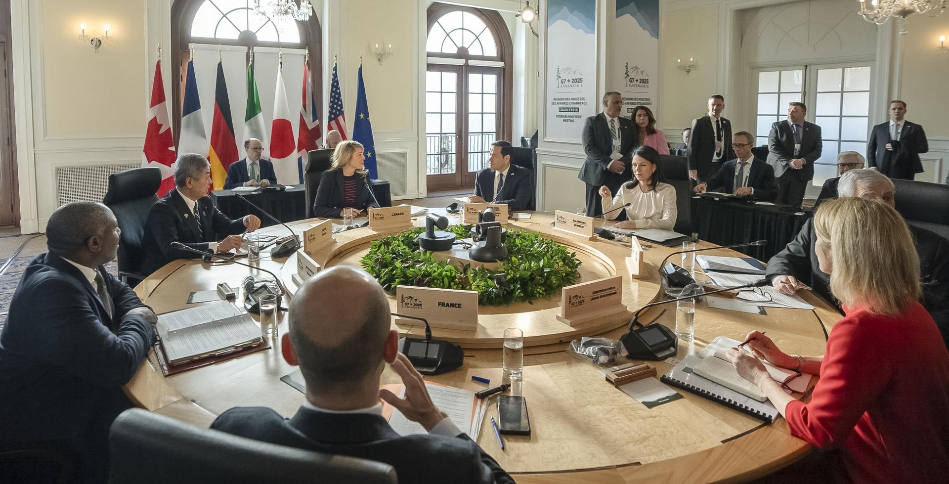 Ministros de Exteriores del G7 apoyan plan de paz de EE UU para Ucrania