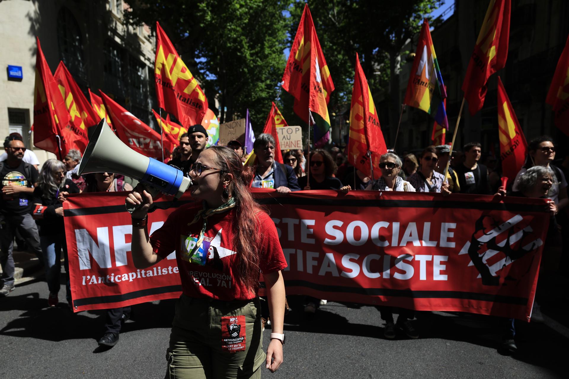 Policía francesa reprime a manifestaciones del Día del Trabajo