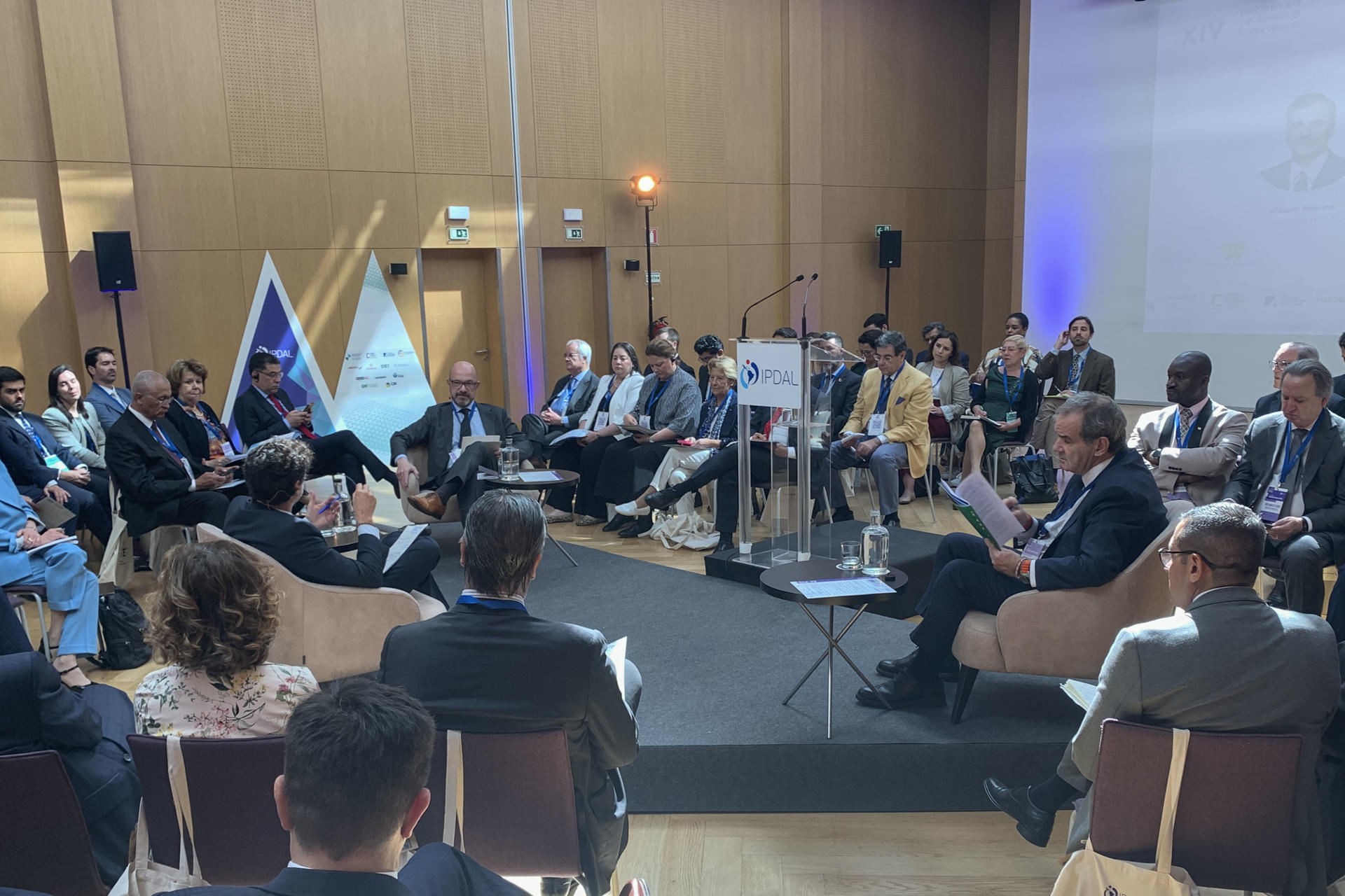 El secretario general iberoamericano aboga por aprovechar nuevo espacio dejado por EE UU