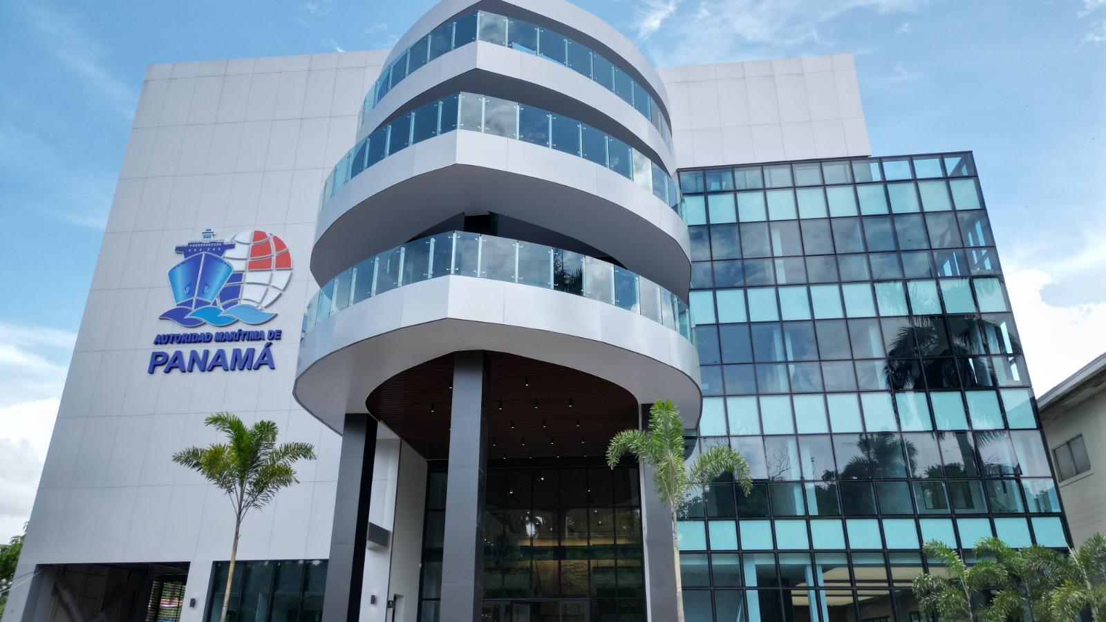 Panamá inicia cancelación de registro a 17 naves sancionadas por EE UU