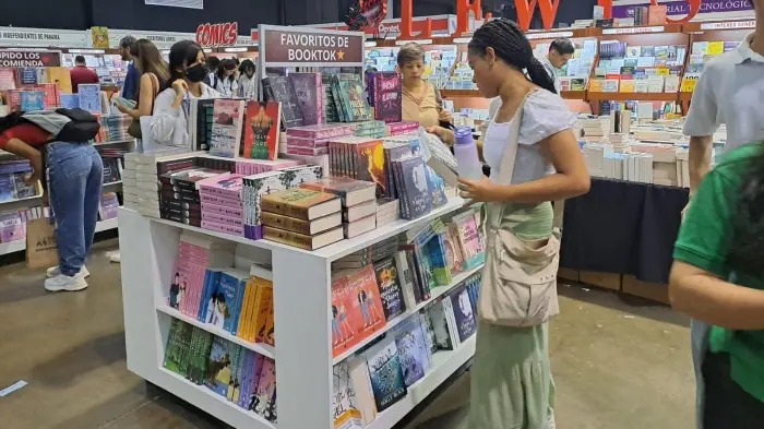 Feria Internacional del Libro 2025 supera los 100,000 asistentes en una semana de cultura y letras