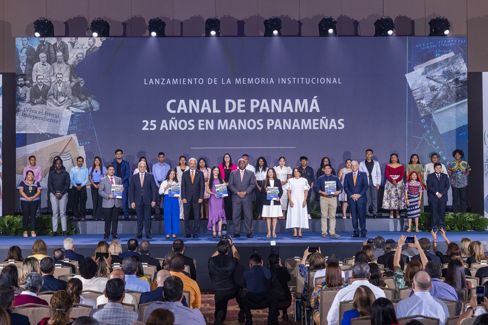 El Canal presenta 25 años de gestión panameña en una obra para la historia