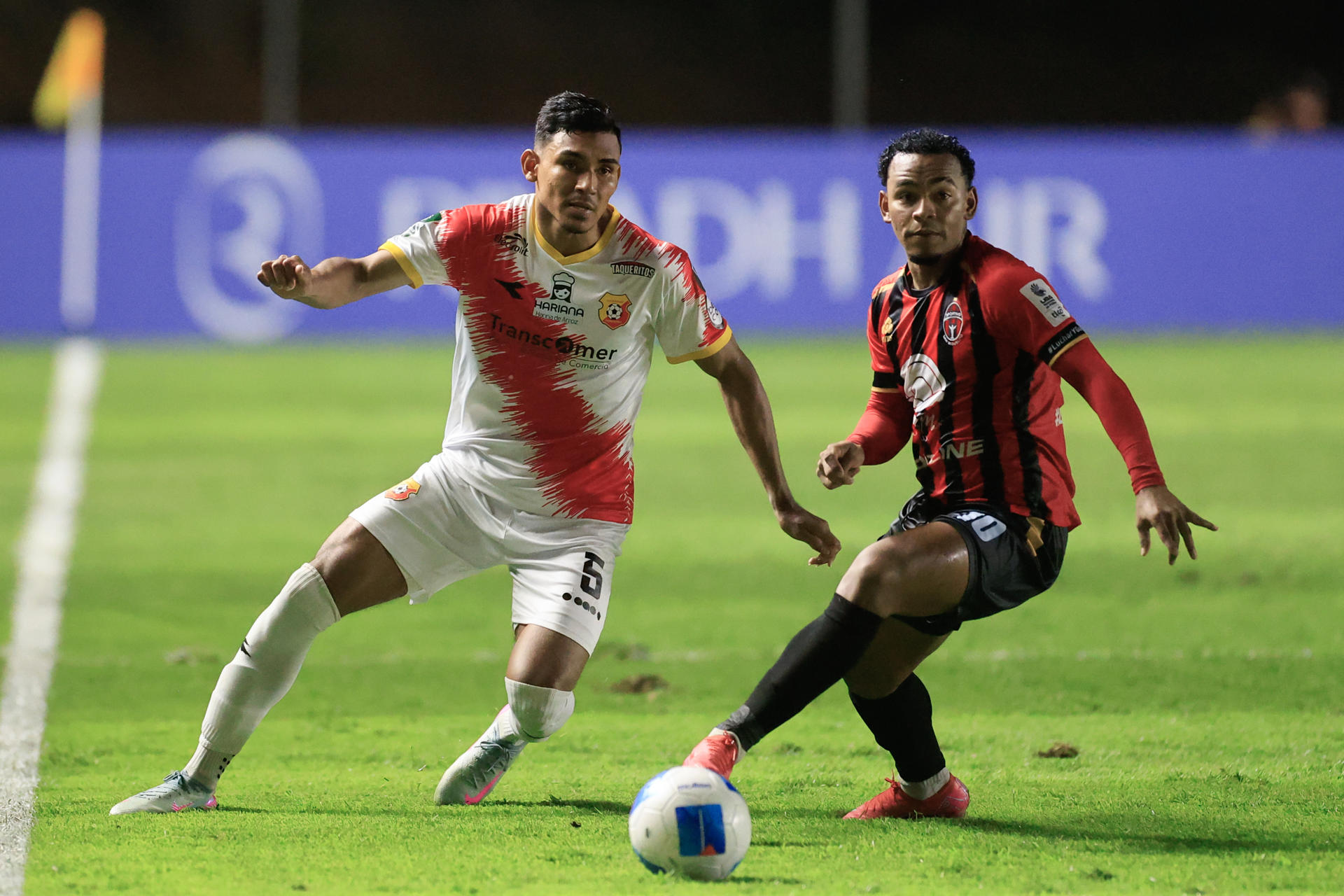 Sporting San Miguelito vence al Herediano y clasifica a cuartos de final