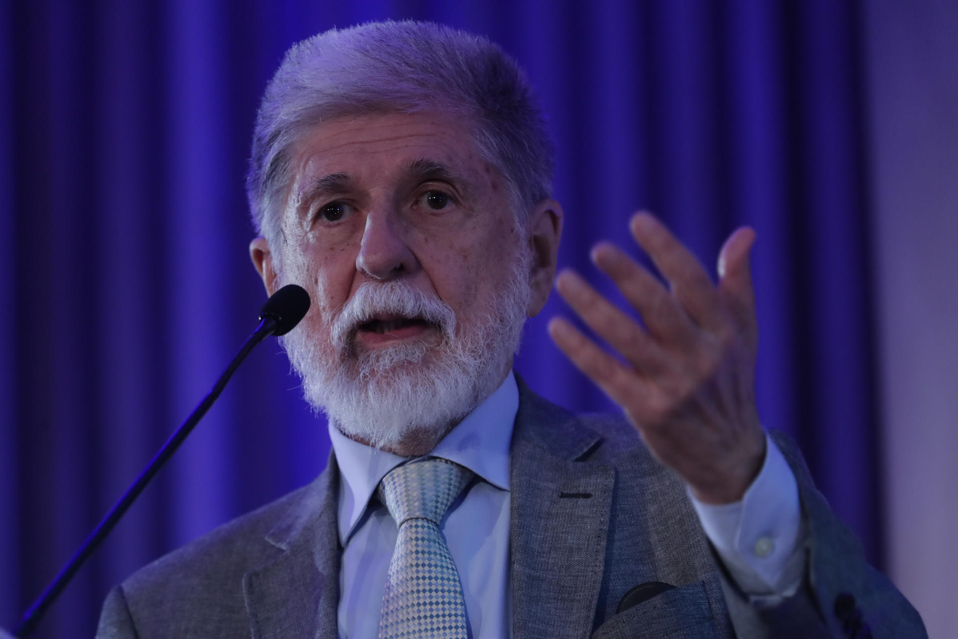 Asesor de Lula expresa preocupación por presencia militar de EE UU frente a Venezuela