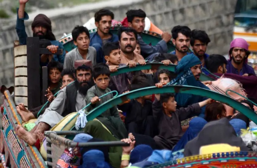 Casi 80 muertos, incluidos 19 niños, en accidente de tráfico en Afganistán