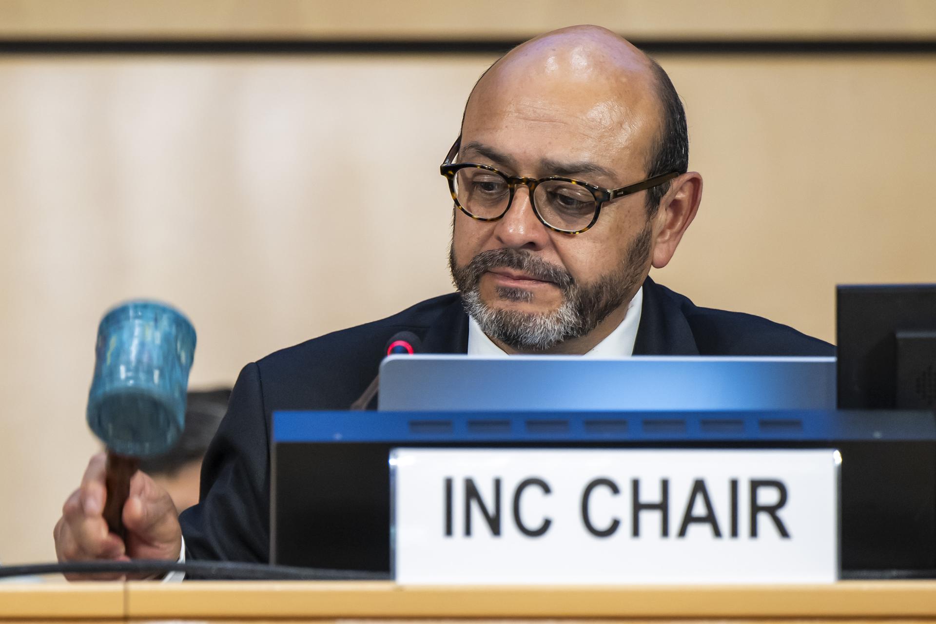 Fracasa nuevo borrador del tratado global contra plásticos