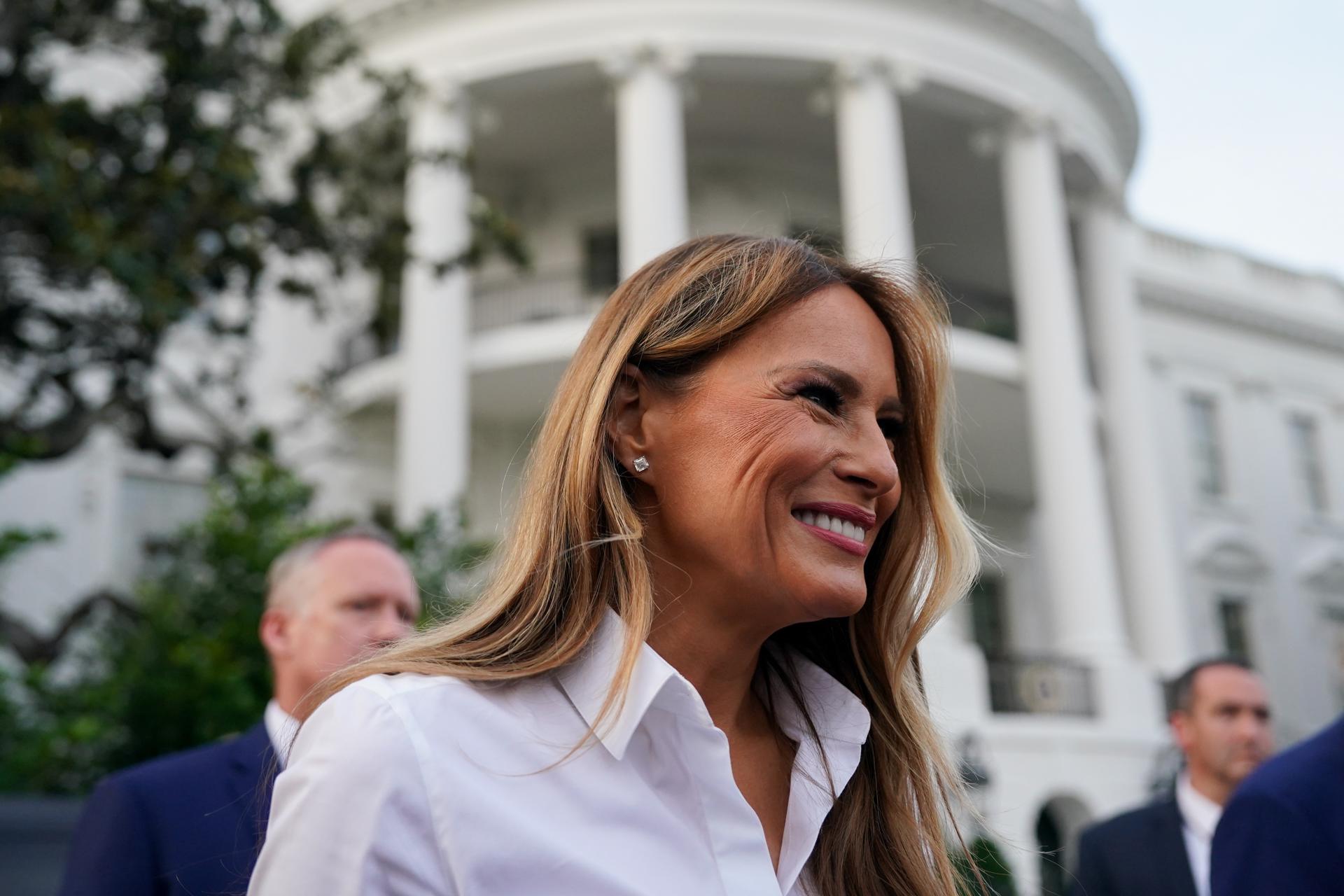 Melania Trump amenaza demandar a Hunter Biden por vincularla con Epstein
