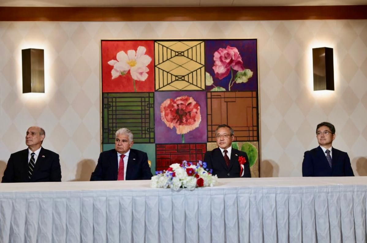 Panamá firma acuerdo con empresas japonesas para reactivar Puerto Armuelles