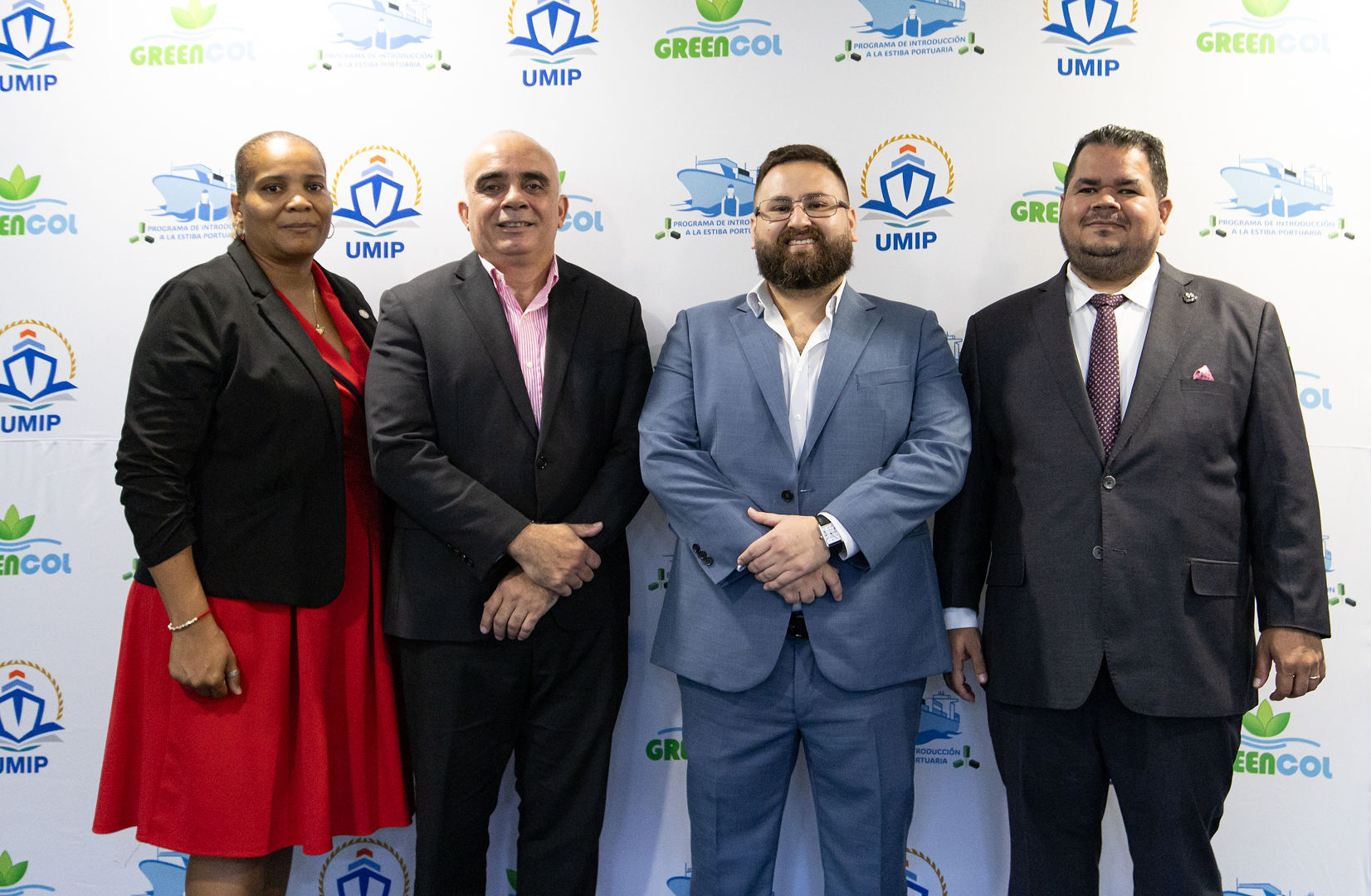 Lanzan programa educativo en estiba portuaria para fortalecer el talento logístico de Panamá