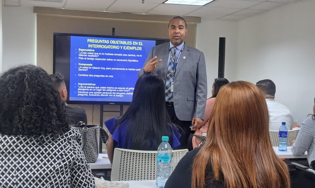 Fiscal Hyman es acusado de agresión verbal contra hermana de exdirector del IFARHU