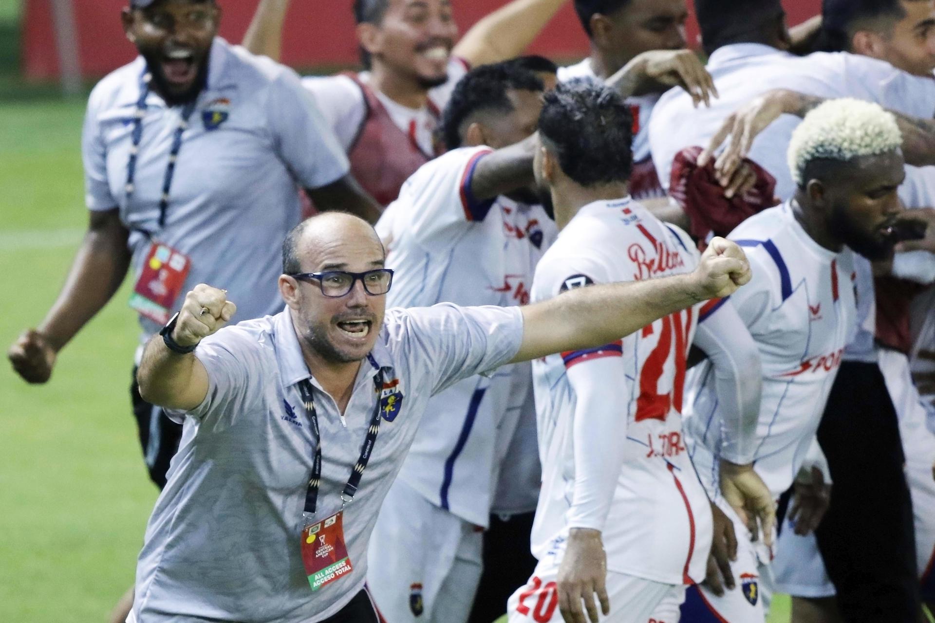 Plaza Amador da el primer golpe ante Real España y se ilusiona con las semifinales